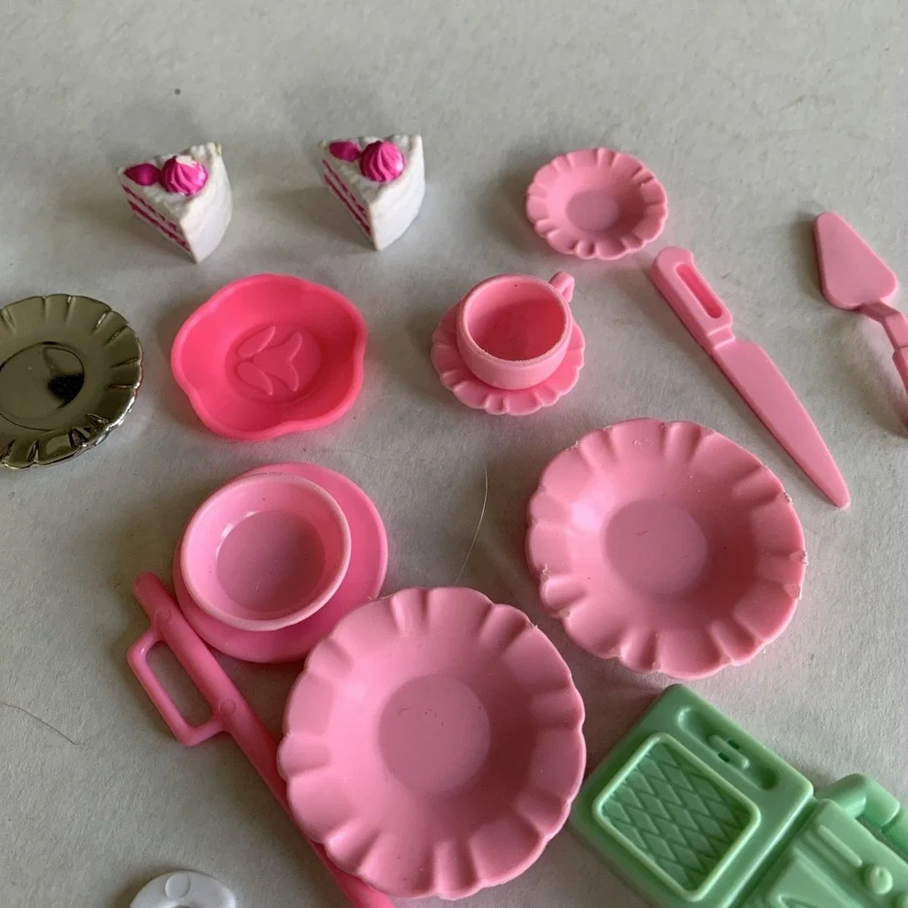 Barbie And Kelly Accessories 22 items
